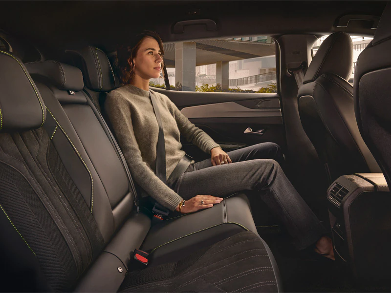 bancos traseiros novo peugeot e-408